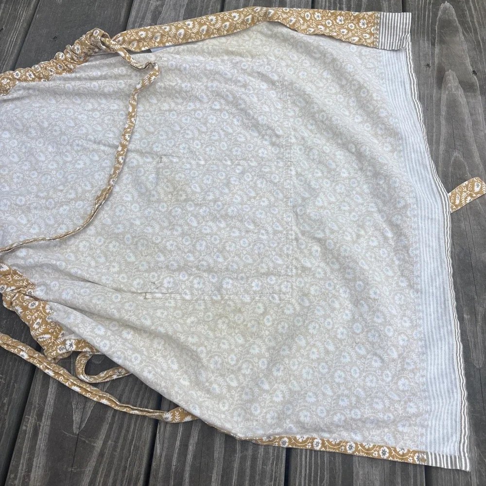 Williams-Sonoma Yellow Floral Women's Adult Size Apron 100%Cotton cottage